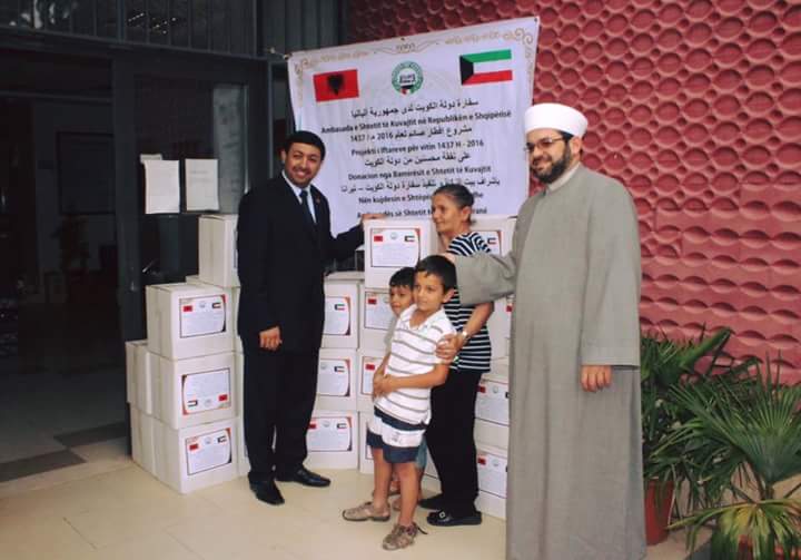 Ambasada e Kuvajtit në ndihmë të njerëzve në nevojë