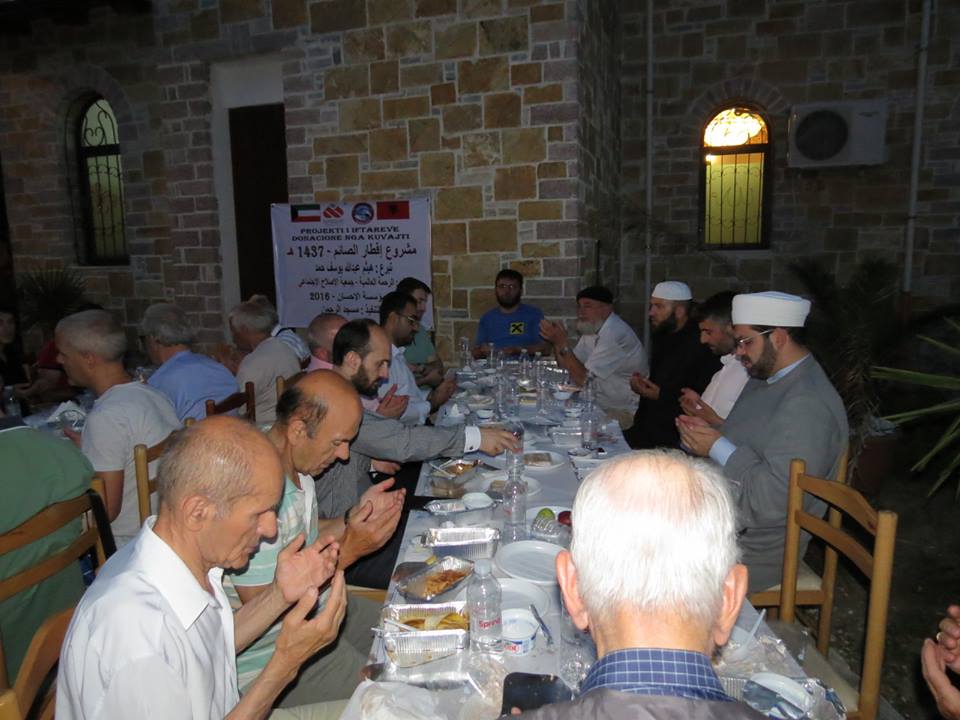 Një iftar vëllazëror me xhematin e xhamisë Dudas