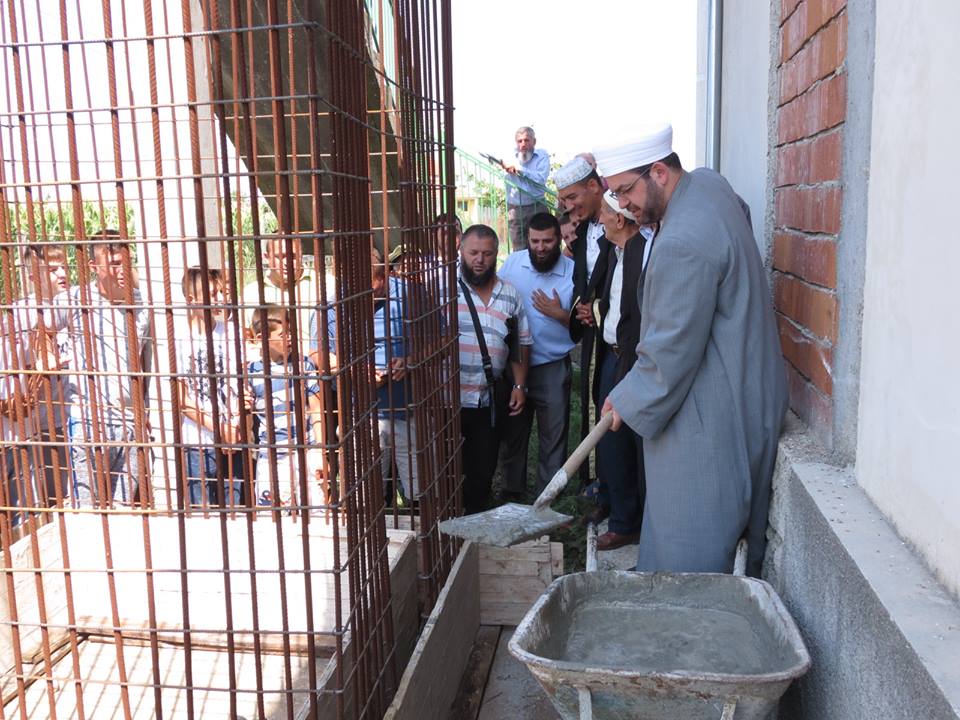Fshati i Ri, nisën punimet për minaren e re të xhamisë