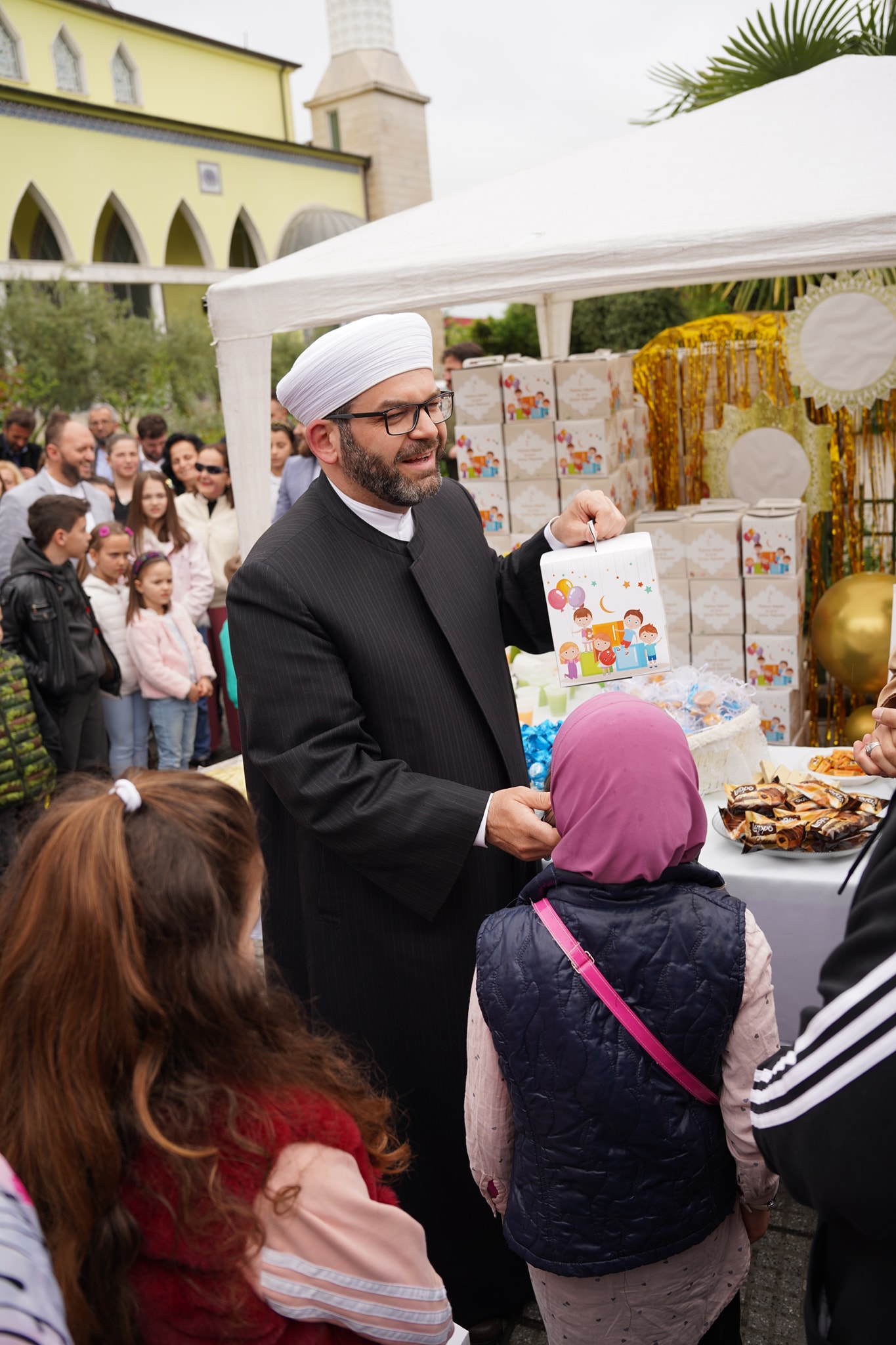 “Të festojmë së bashku Bajramin” – aktivitet festiv me fëmijët me rastin e Fitër Bajramit