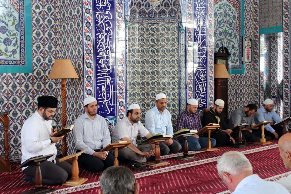 Hatmeja e Kur’anit, mexhlisi i begatë i Muajit Ramazan