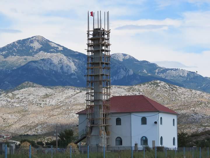 Fshati i Ri, në rrugë të mbarë minarja e re e xhamisë