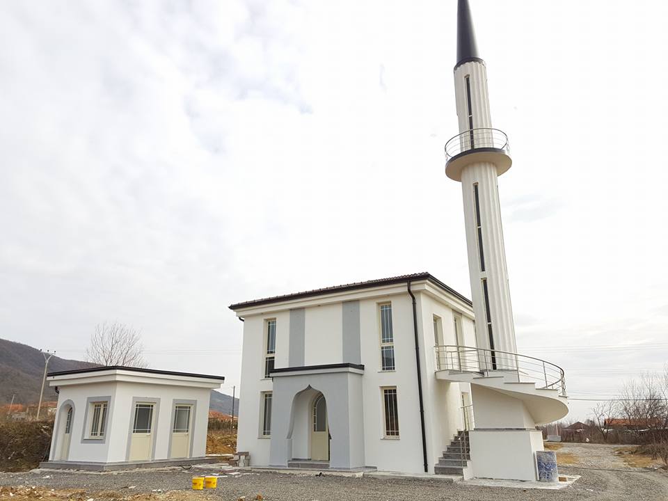 Drejt përfundimit xhamia e re në Shtuf