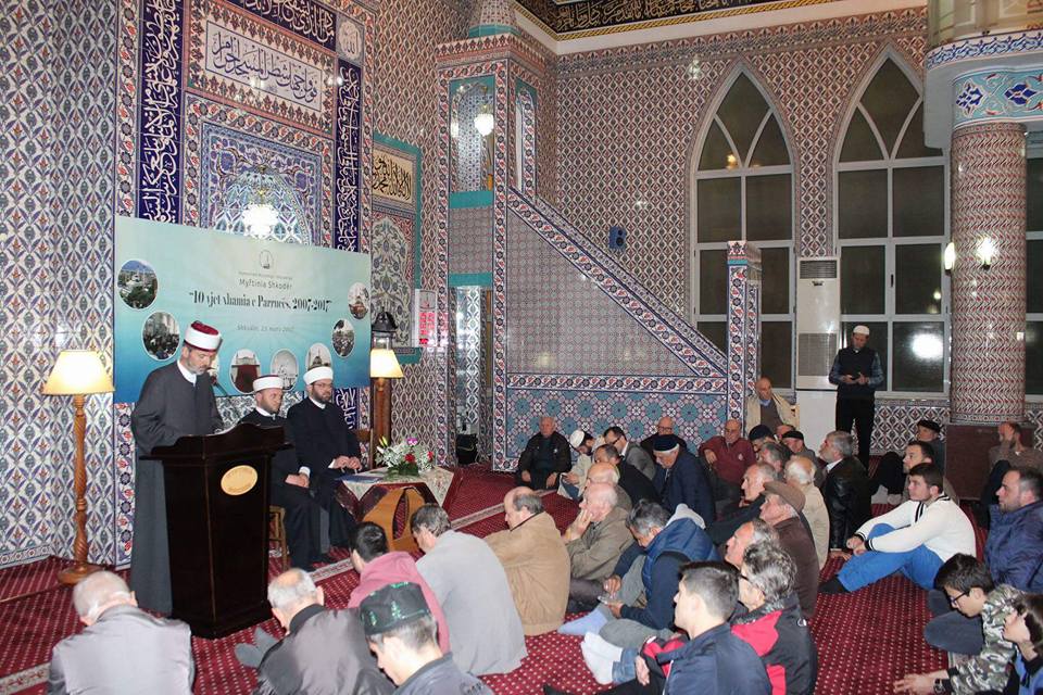 U përkujtua 10 vjetori i xhamisë së re të Parrucës