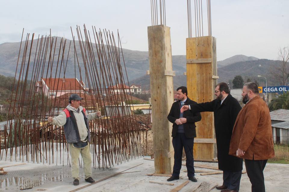 Myftiu inspekton dy xhamitë e reja në ndërtim, në fshatin Oblikë dhe në lagjen Draçin