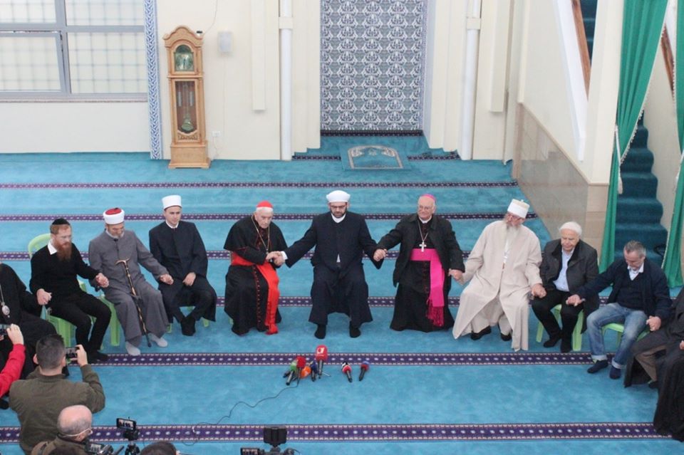 Xhamia “Ebu Bekër”, dëshmitare e një takimi të begatë ndërfetar