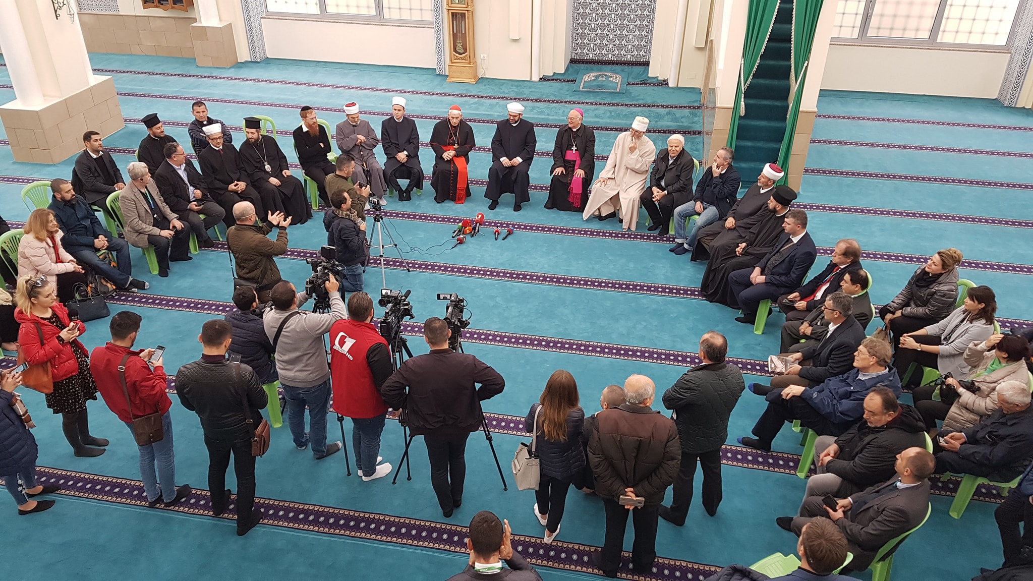 Xhamia “Ebu Bekër”, dëshmitare e një takimi të begatë ndërfetar