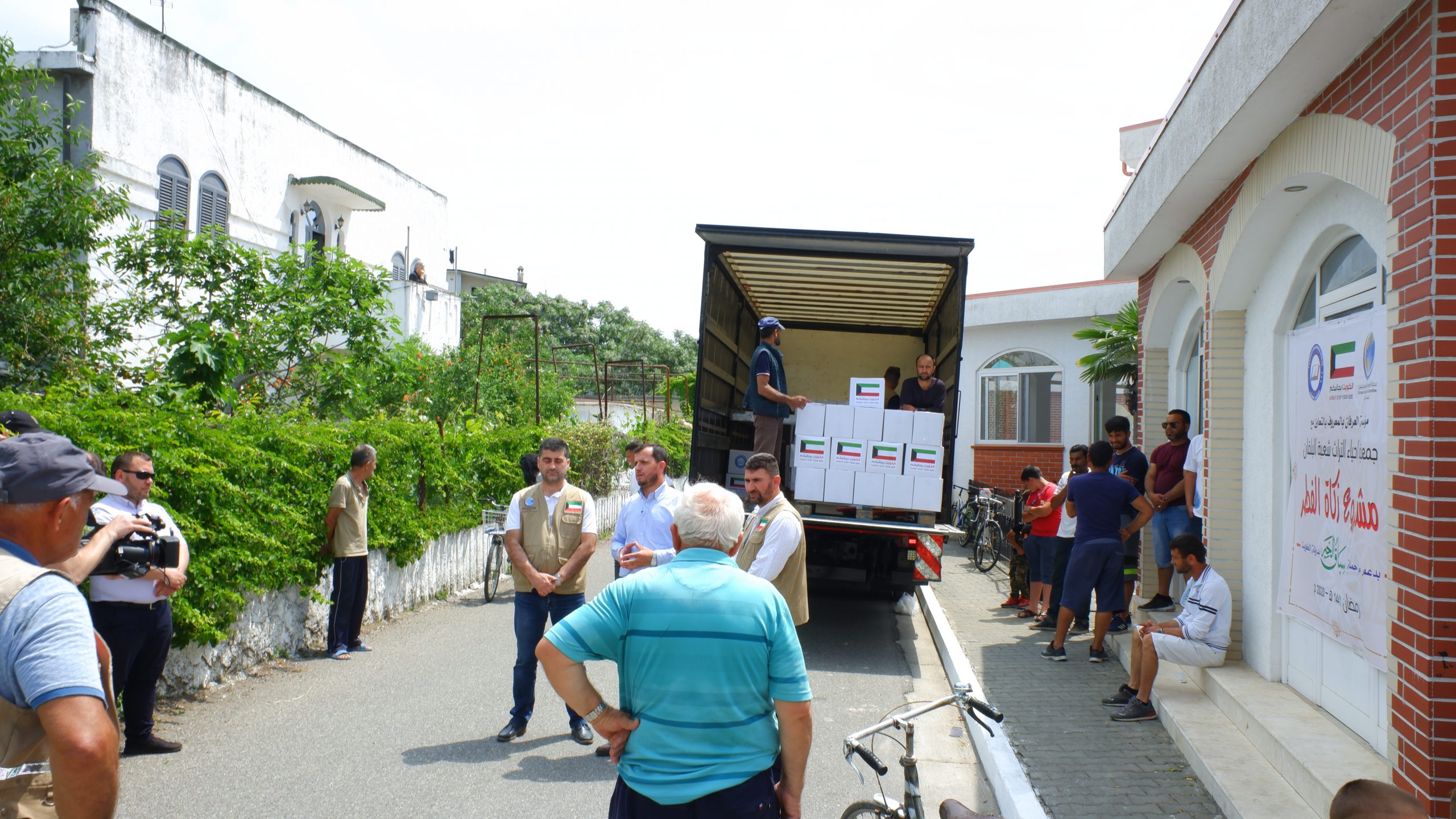 Myftinia Shkodër dhe fondacioni “Mirënjohja” shpërndajnë 200 pako ushqimore
