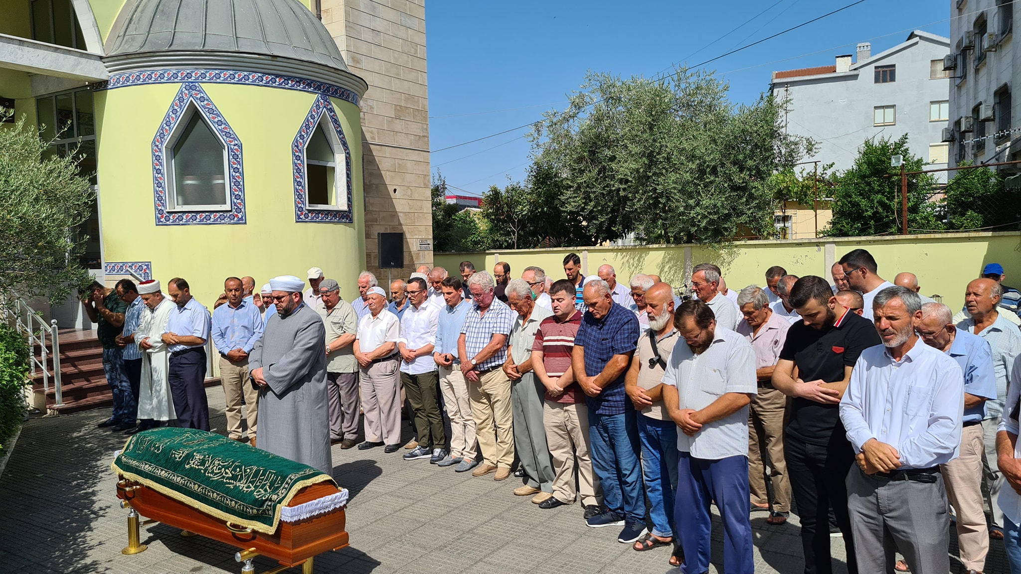 Përcillet me nderime për në banesën e fundit prof. Ahmet Osja