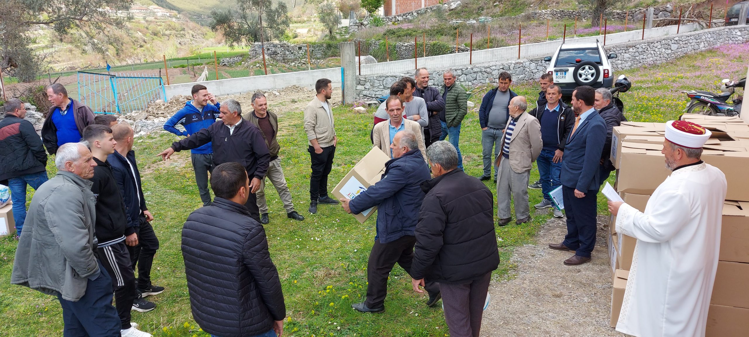 Myftinia Shkodër vazhdon shpërndarjen e pakove të Ramazanit për shtresat në nevojë