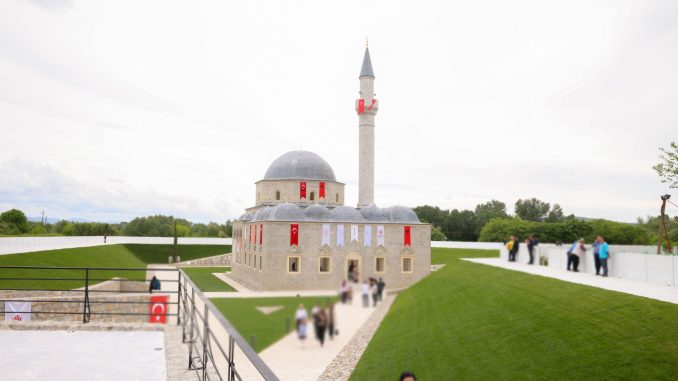 Xhumaja e parë në xhaminë e Plumbit
