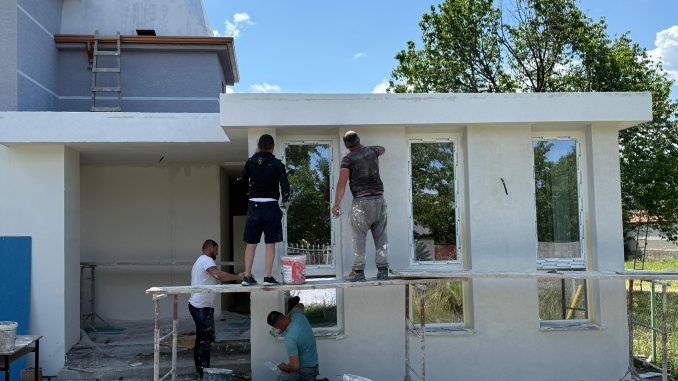 Drejt përfundimit Qendra Kulturore Sociale e xhamisë së fshatit Bardhaj