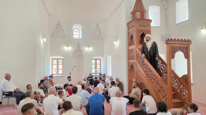 Imam Didmar Faja mbajti hytben e xhumasë në xhaminë e Plumbit