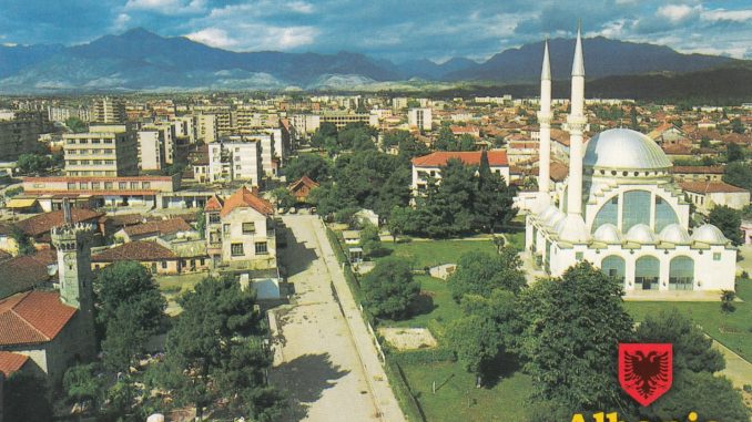 Sot, 30 vjet xhamia e madhe në Fushë Çelë